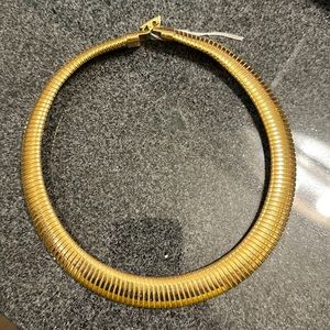 ✨ Vintage Flexible Gold-Tone Choker Necklace - Timeless Elegance